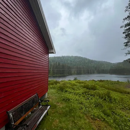Koselig Gammel Ved Vannet Holiday home Skien